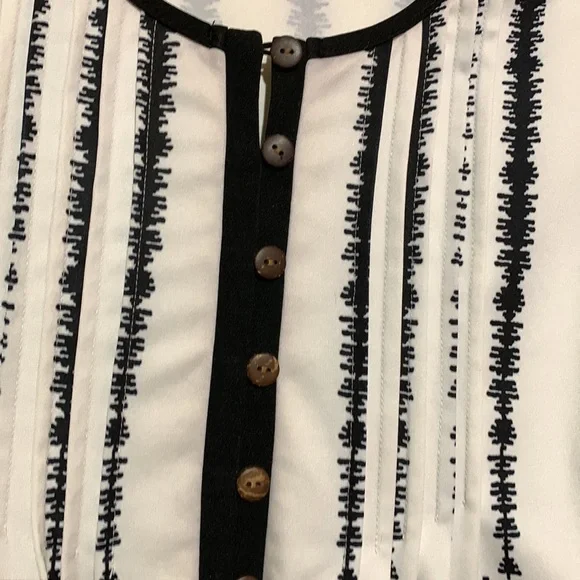 Top Blouse Black White Print Size M Unlisted Brand Stretchy Pullover - Picture 4 of 12